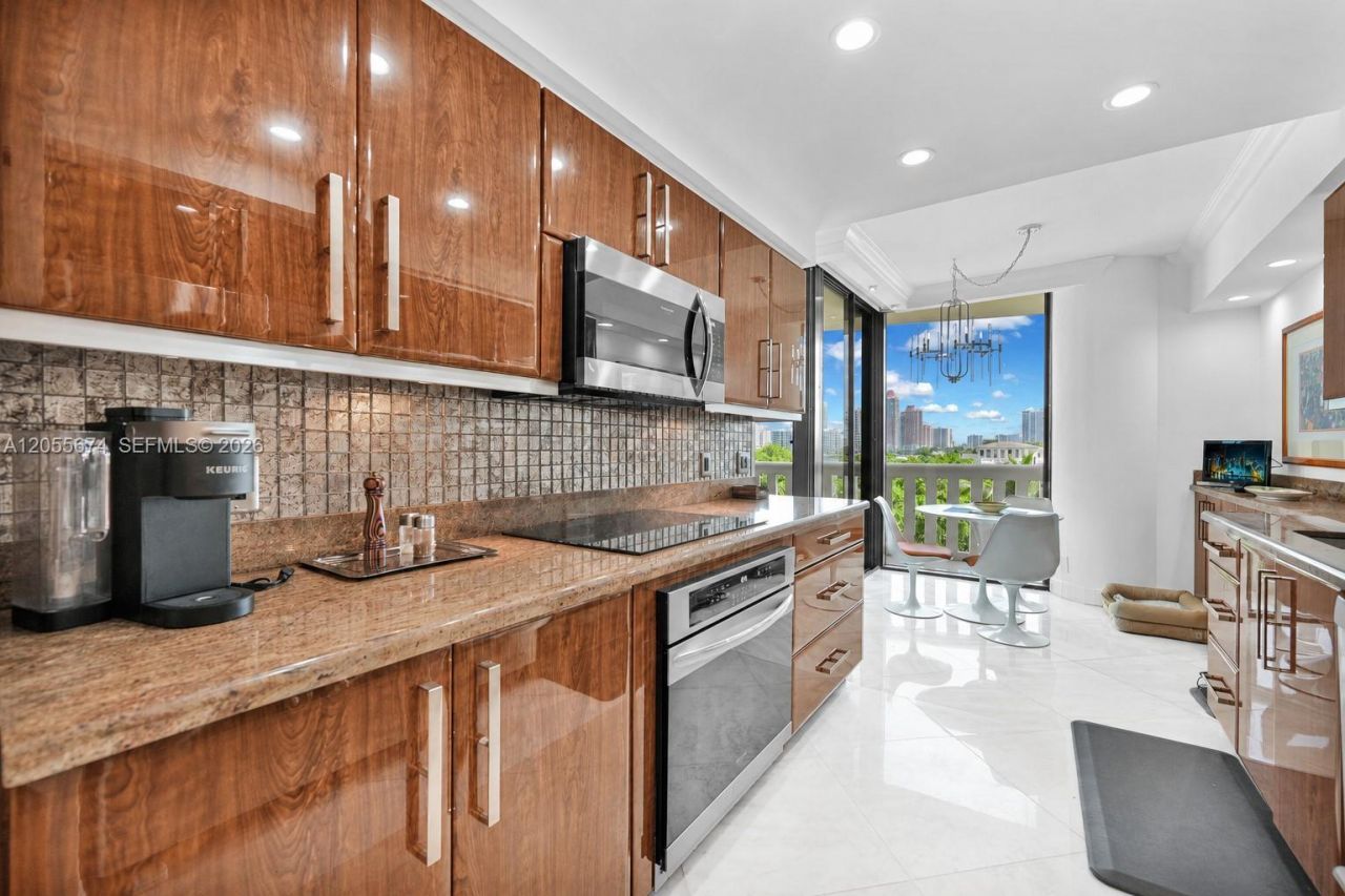 3000 Island Blvd, Unit 505, Aventura, FL 33160 Photo