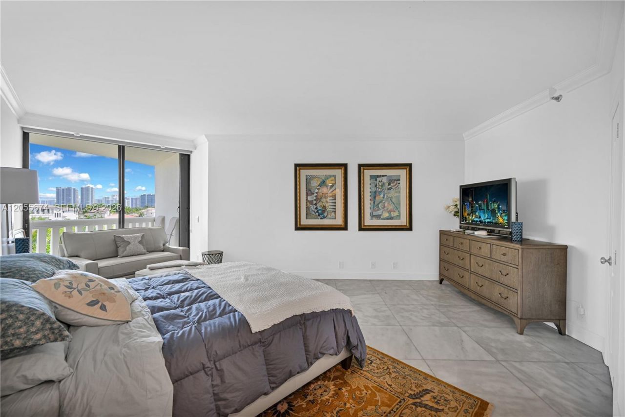 3000 Island Blvd, Unit 505, Aventura, FL 33160 Photo