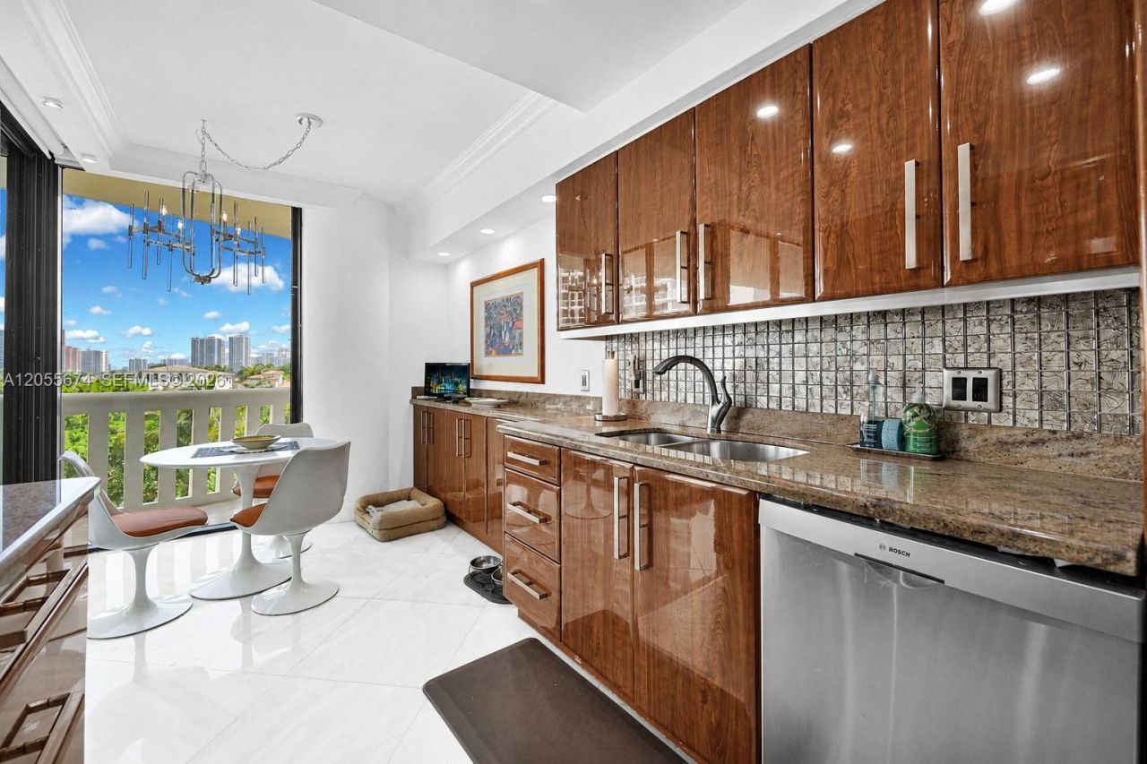 3000 Island Blvd, Unit 505, Aventura, FL 33160 Photo