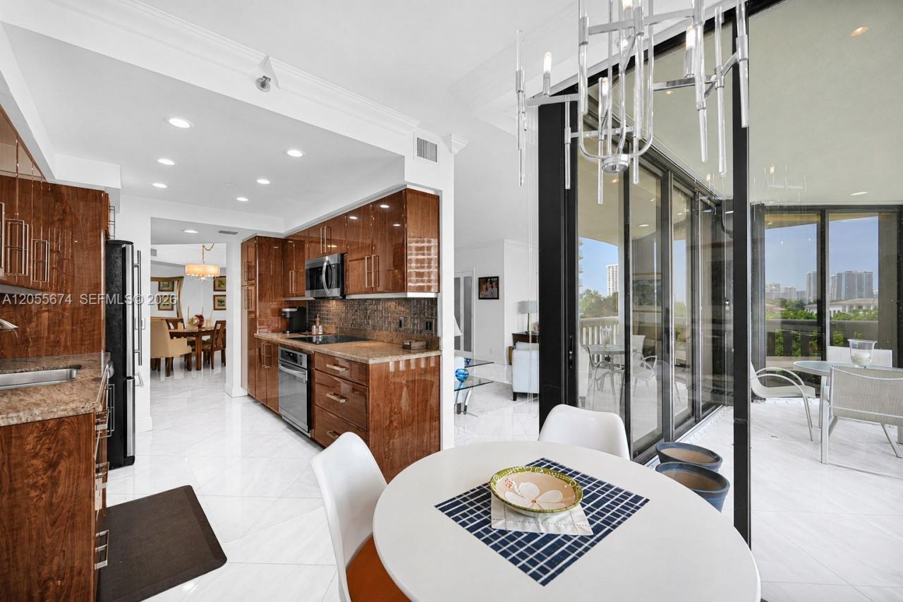 3000 Island Blvd, Unit 505, Aventura, FL 33160 Photo