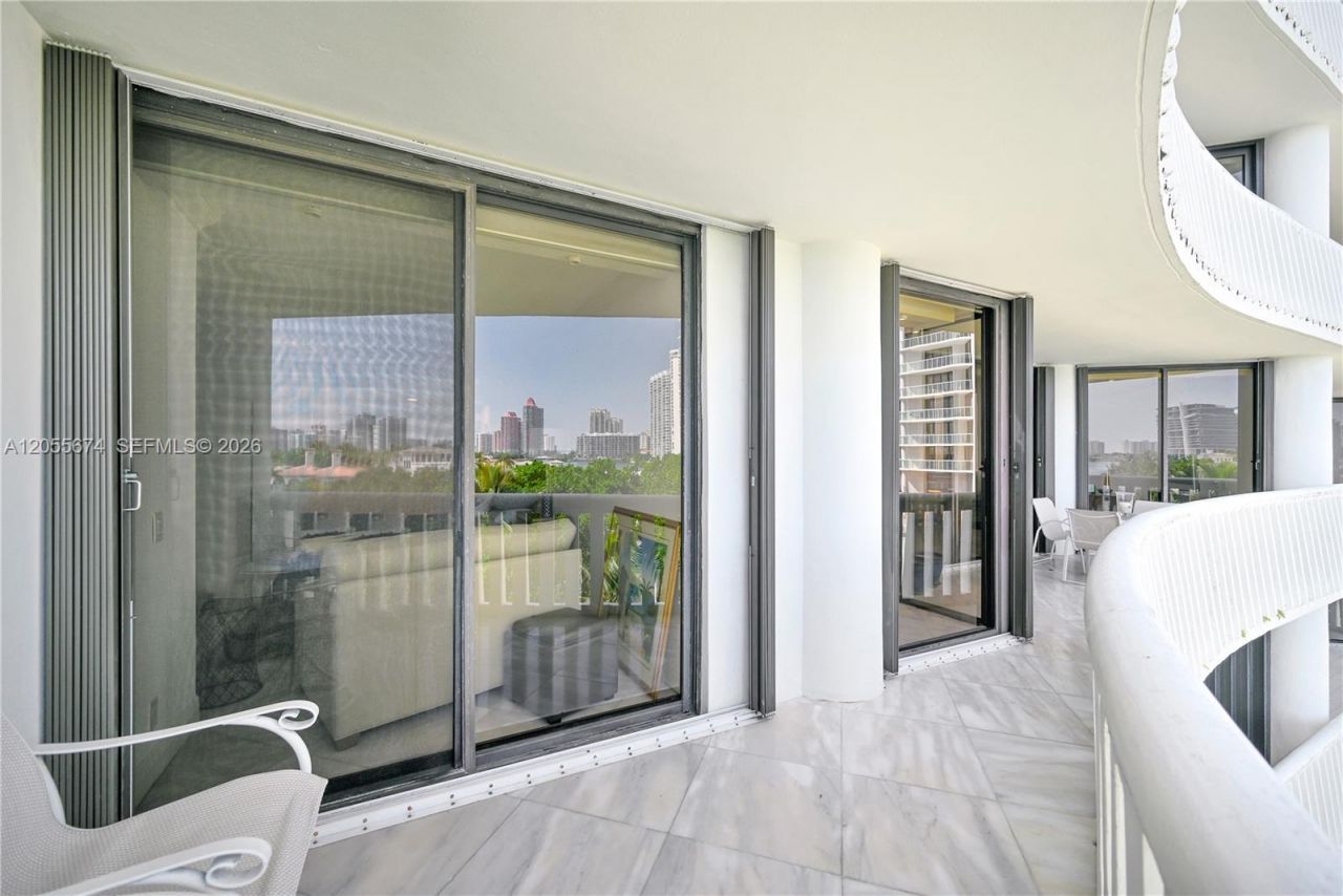 3000 Island Blvd, Unit 505, Aventura, FL 33160 Photo