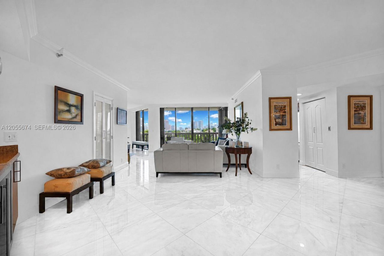 3000 Island Blvd, Unit 505, Aventura, FL 33160 Photo