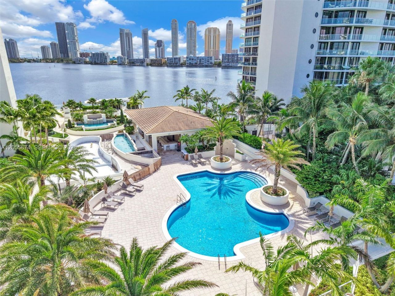 3000 Island Blvd, Unit 505, Aventura, FL 33160 Photo