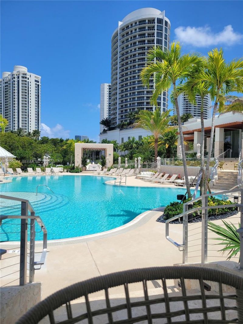 3000 Island Blvd, Unit 505, Aventura, FL 33160 Photo