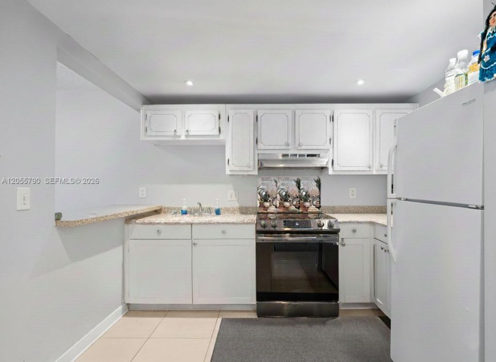 8600 Sunrise Lakes Blvd , Unit 201, Sunrise, FL 33322 Photo