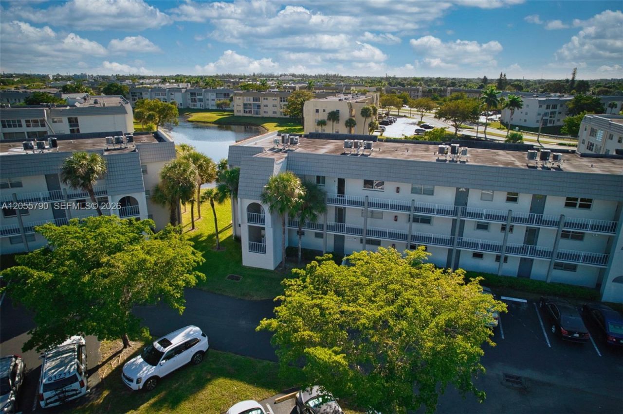 8600 Sunrise Lakes Blvd , Unit 201, Sunrise, FL 33322 Photo