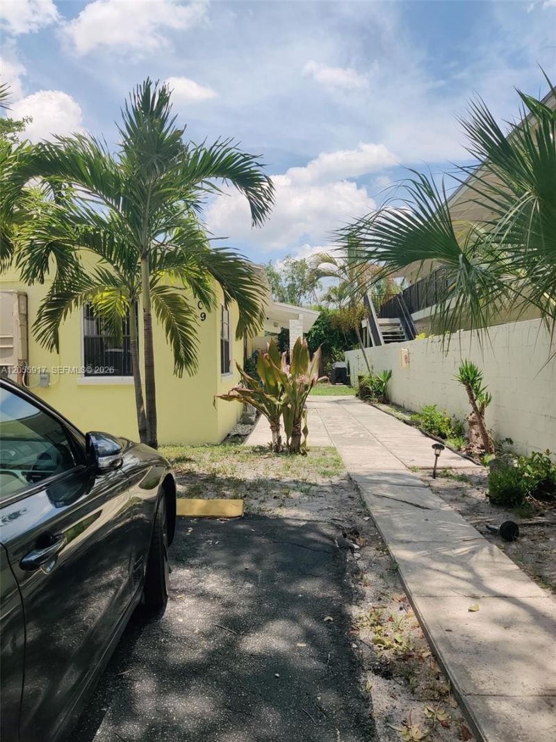 709 NE 7th St , Unit 2, Delray Beach, FL 33483 Photo
