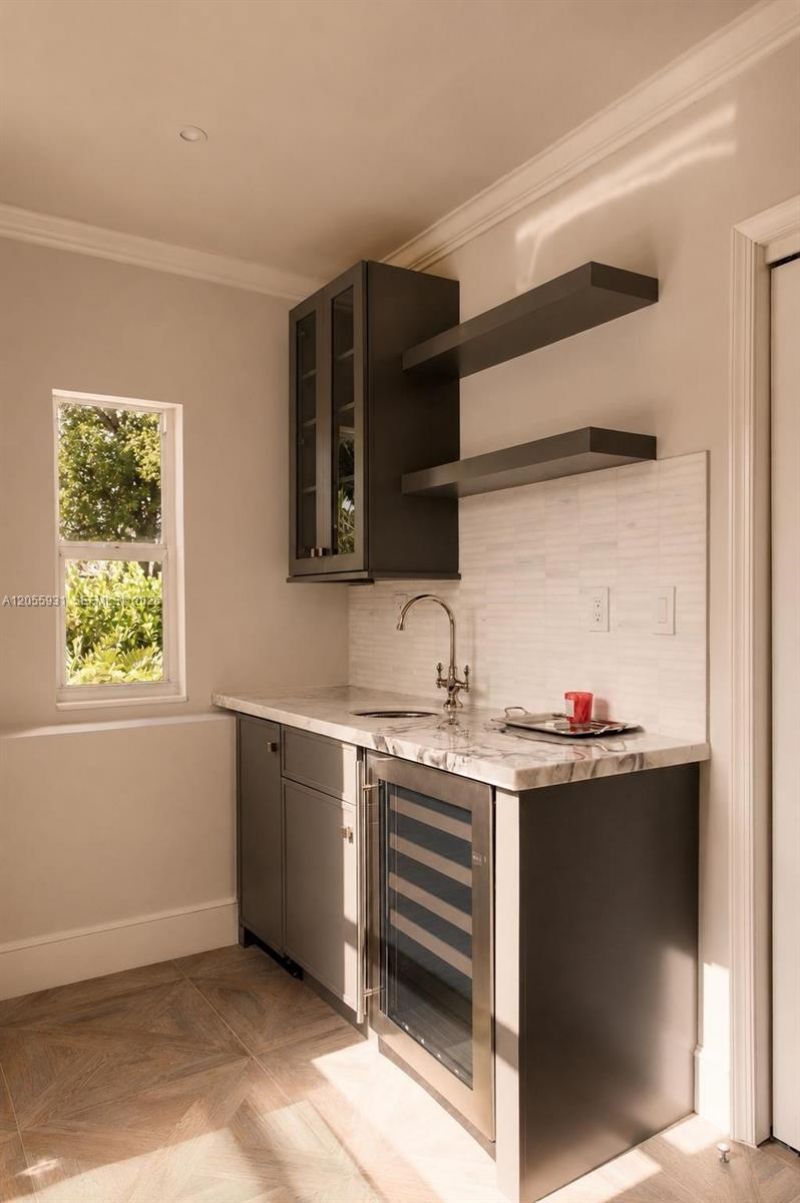 3190 Sheridan Ave, Miami Beach, FL 33140 Photo