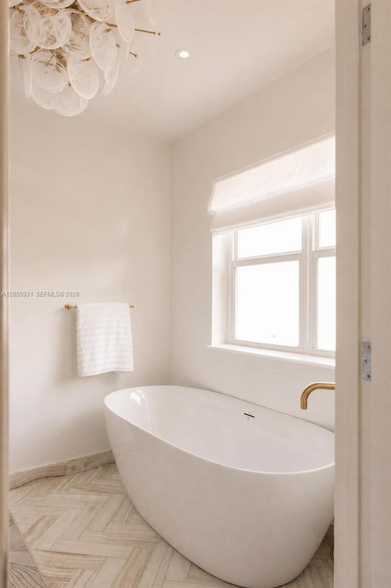 3190 Sheridan Ave, Miami Beach, FL 33140 Photo