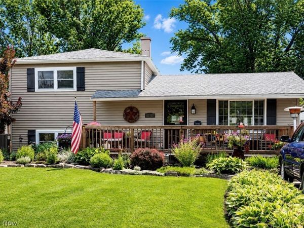 905 West Drive, Sheffield Lake, OH 44054
