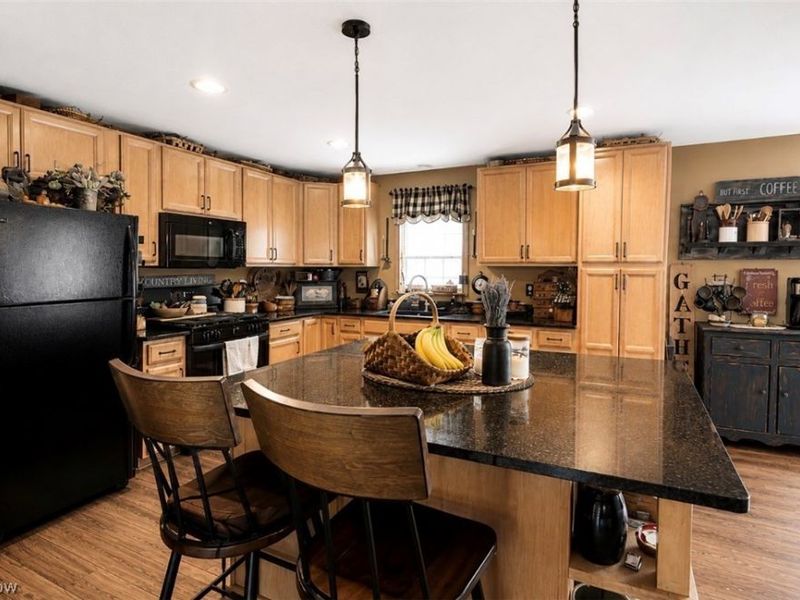 905 West Drive, Sheffield Lake, OH 44054 Photo 7