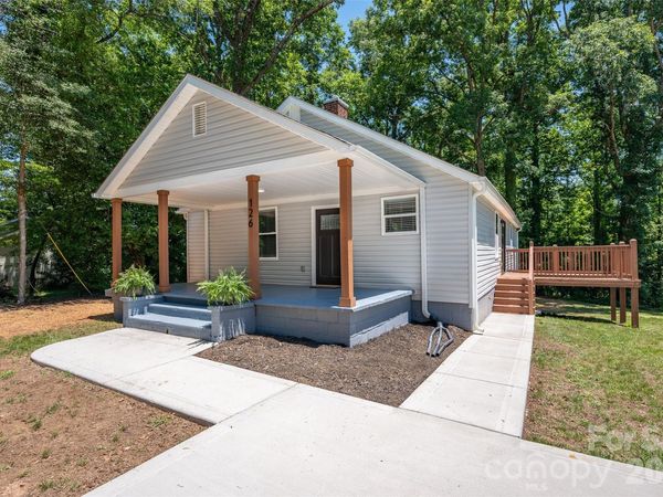 126 39th Avenue Court NW, Hickory, NC 28601