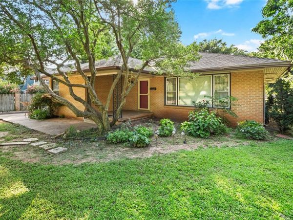 104 Elmwood Avenue, Ponca City, OK 74601
