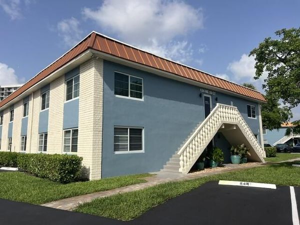 124 NE 19th Court, Unit B102, Wilton Manors, FL 33305