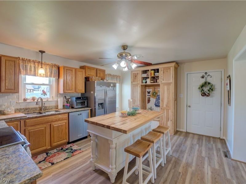 6008 Conneaut Light Drive, Vermilion, OH 44089 Photo 14