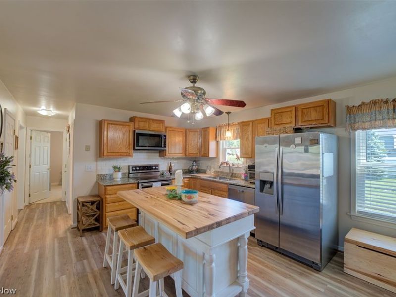 6008 Conneaut Light Drive, Vermilion, OH 44089 Photo 17
