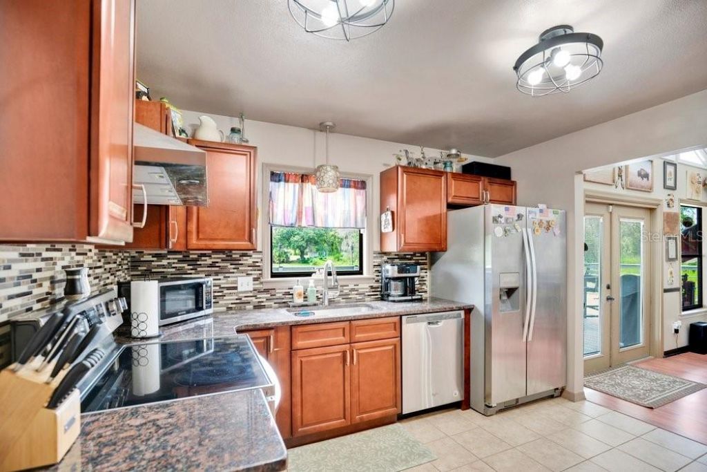 390 N High Street, Lake Helen, FL 32744 Photo