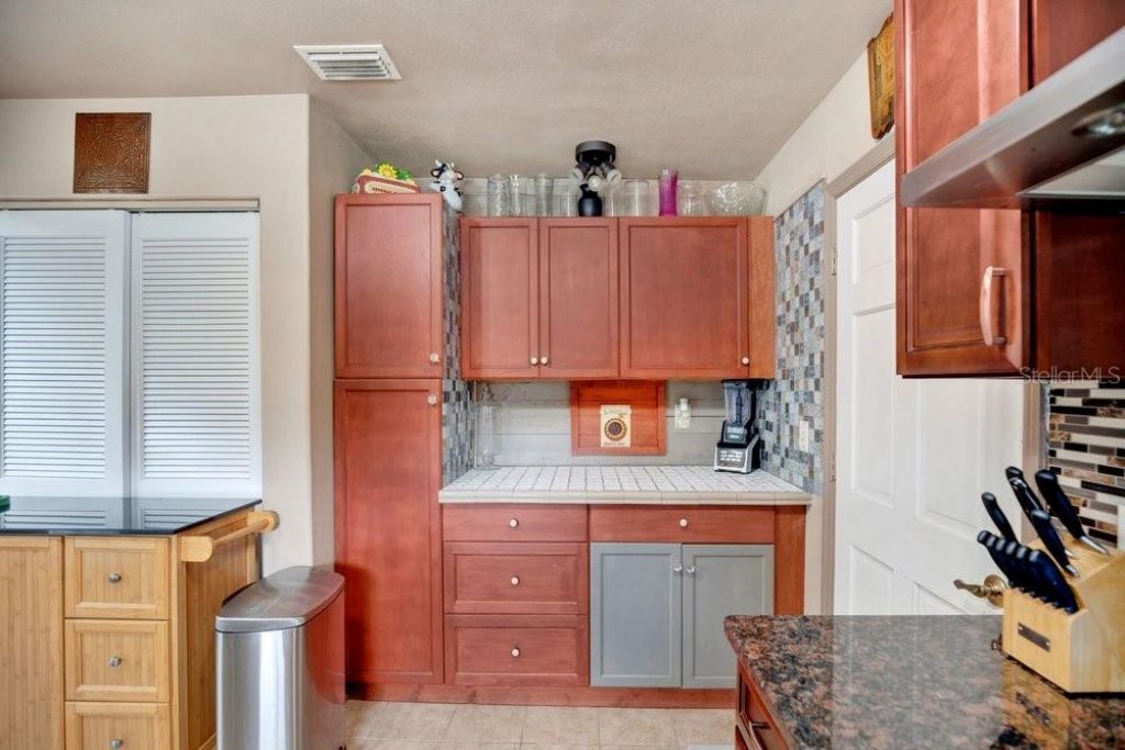 390 N High Street, Lake Helen, FL 32744 Photo