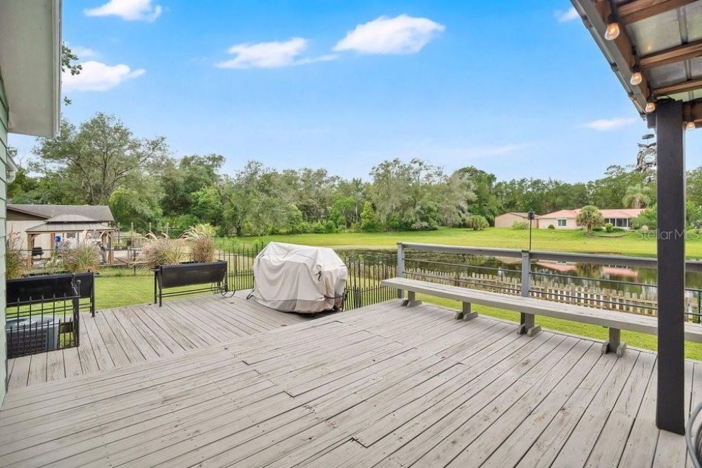 390 N High Street, Lake Helen, FL 32744 Photo
