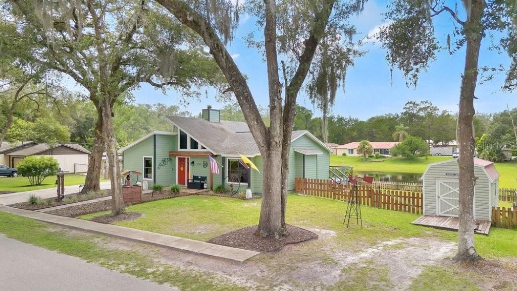 390 N High Street, Lake Helen, FL 32744 Photo