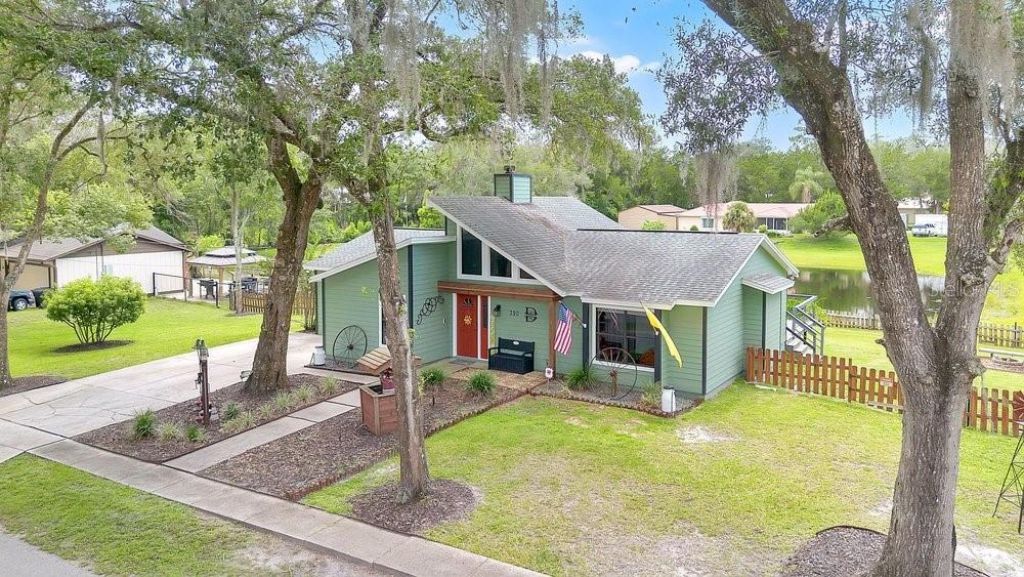 390 N High Street, Lake Helen, FL 32744 Photo