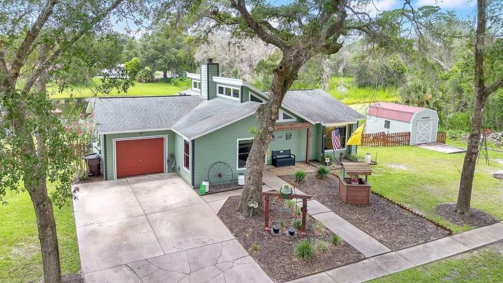 390 N High Street, Lake Helen, FL 32744 Photo