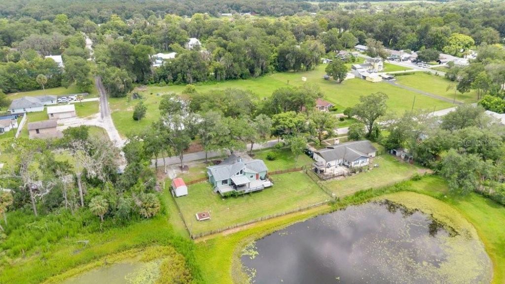 390 N High Street, Lake Helen, FL 32744 Photo