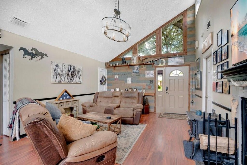 390 N High Street, Lake Helen, FL 32744 Photo