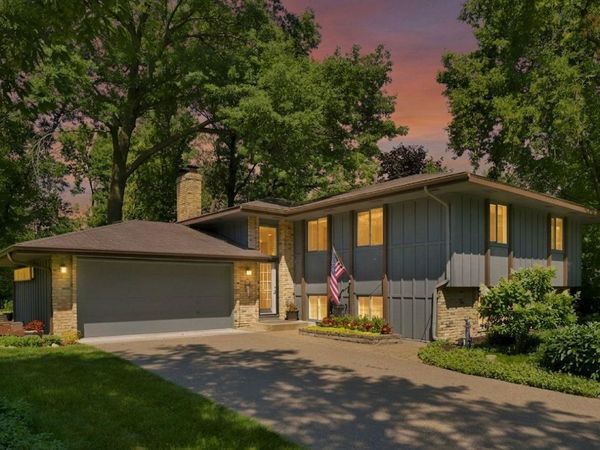 12808 Woodview Lane , Burnsville, MN 55337