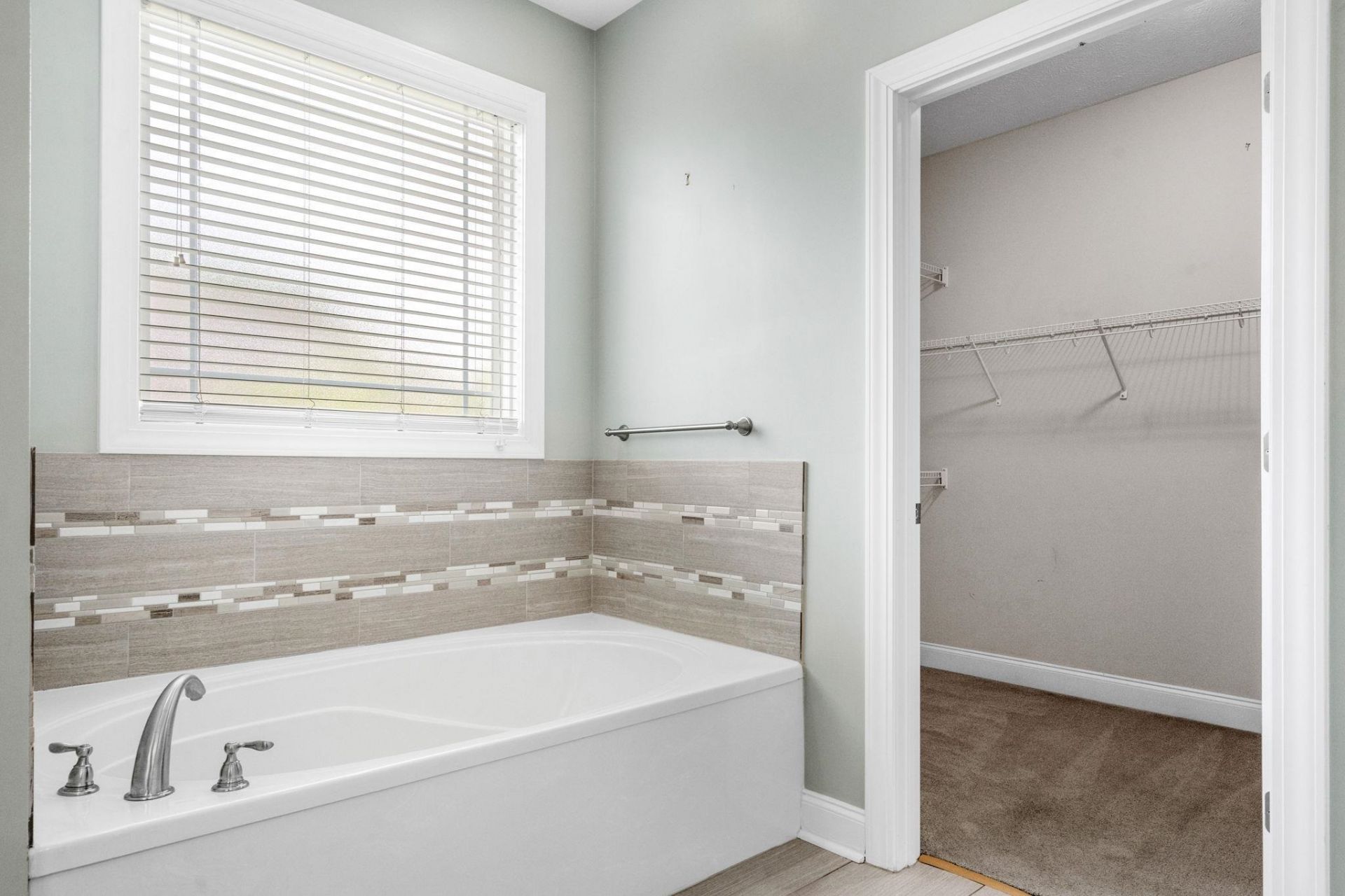 943 Henry James Dr. Photo 27