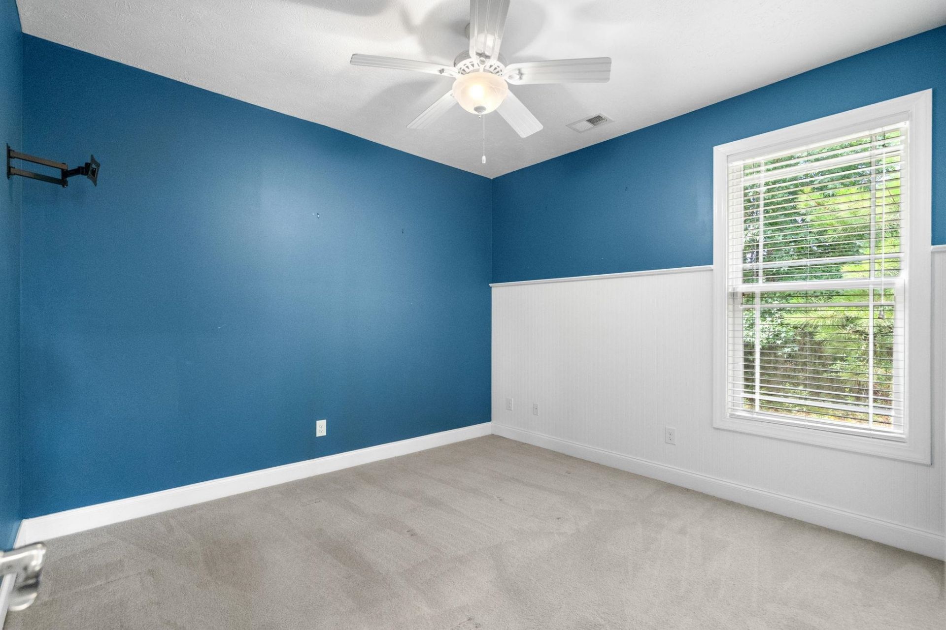 943 Henry James Dr. Photo 32