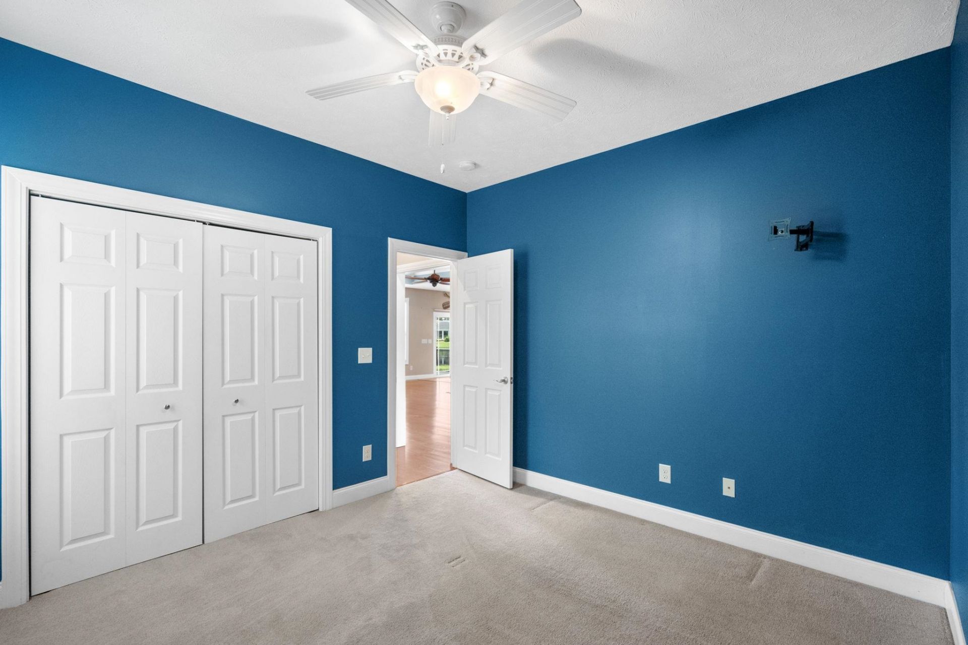 943 Henry James Dr. Photo 33
