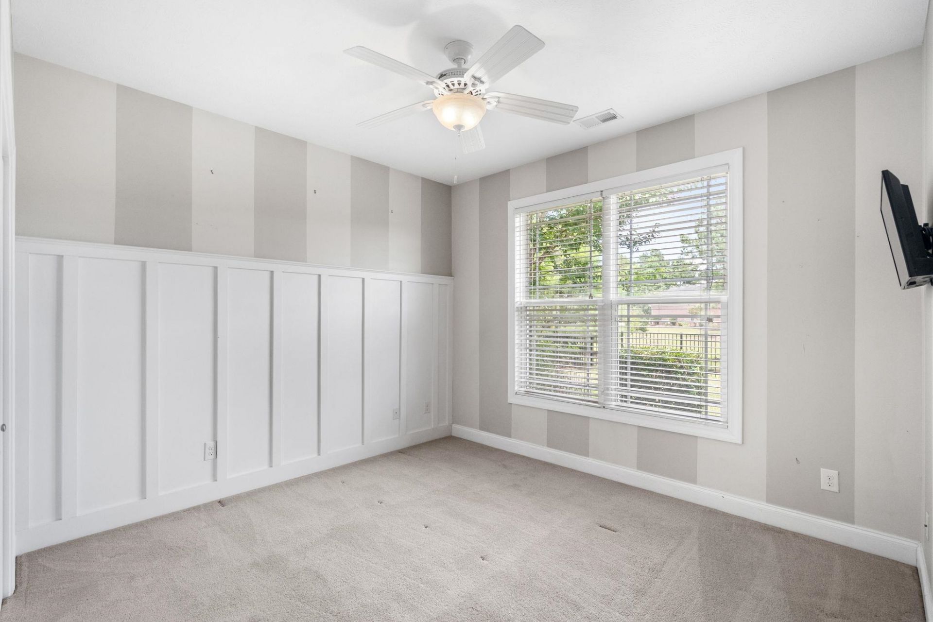 943 Henry James Dr. Photo 36