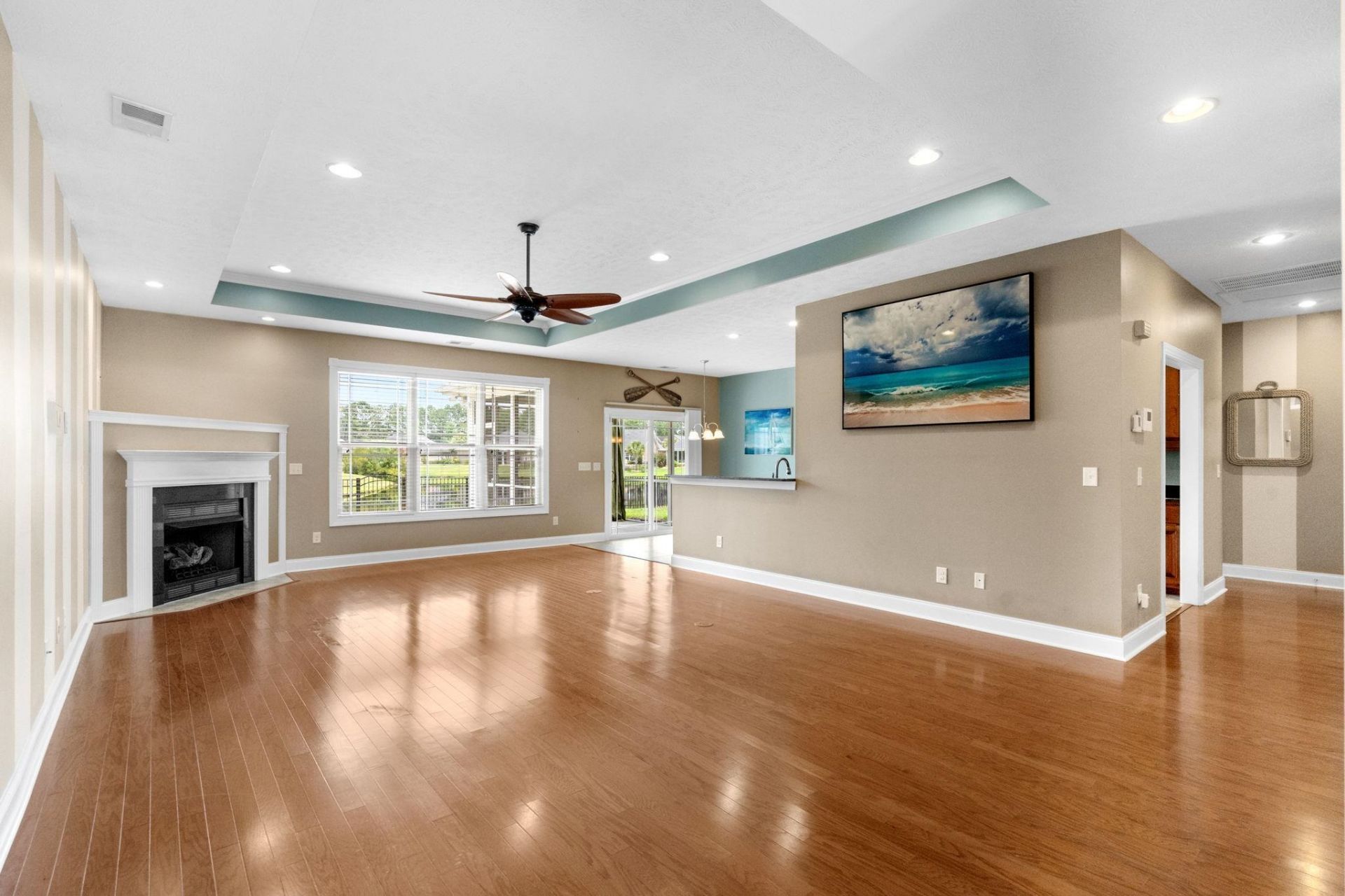 943 Henry James Dr. Photo 7