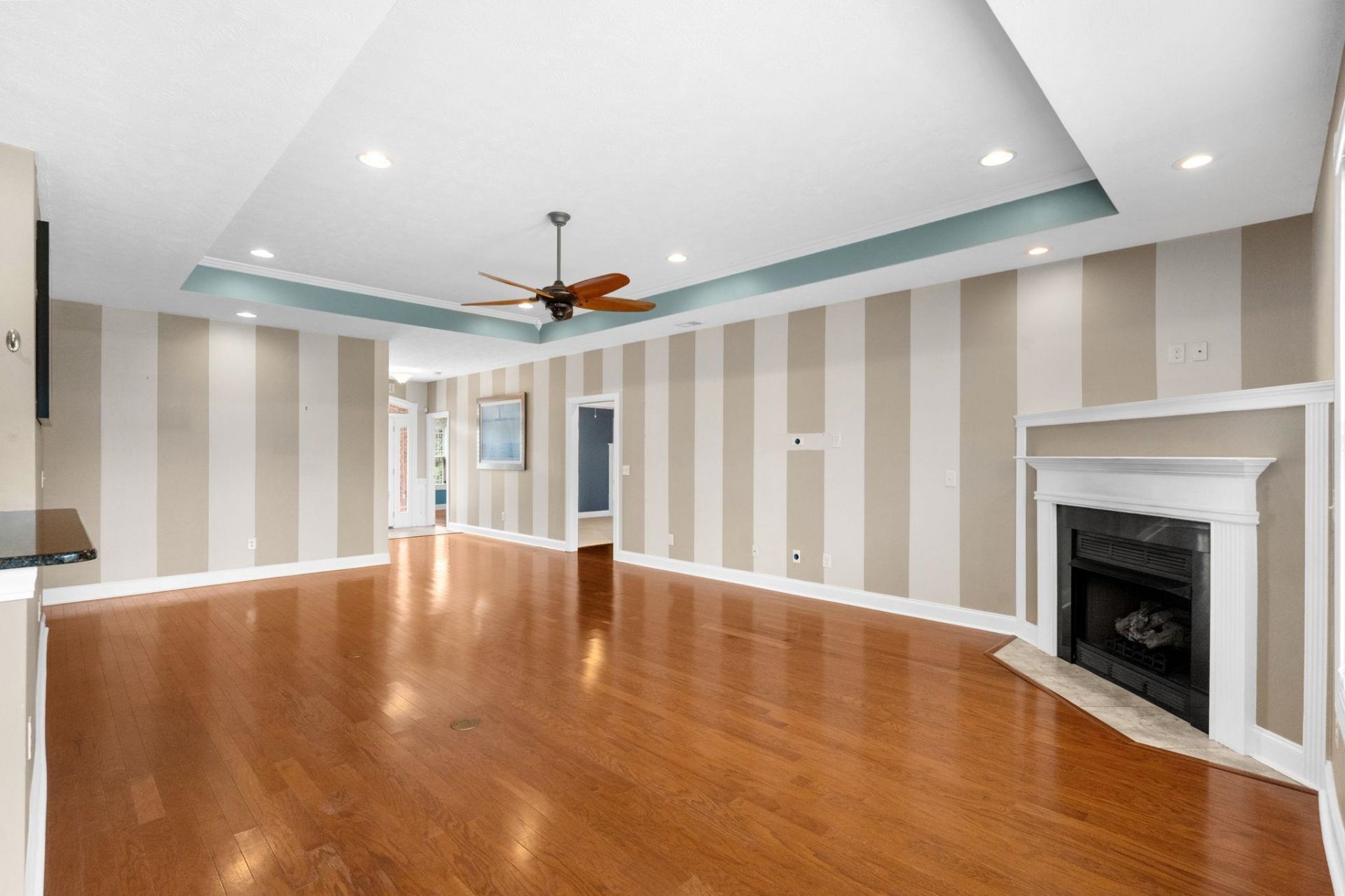 943 Henry James Dr. Photo 8