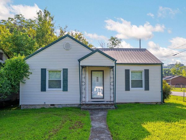 1112 Lee Avenue, Rossville, GA 30741