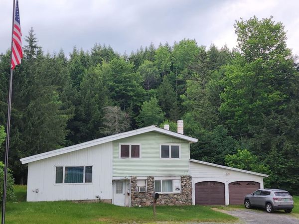 1059 Rte 15 E Route, Morristown, VT 05661