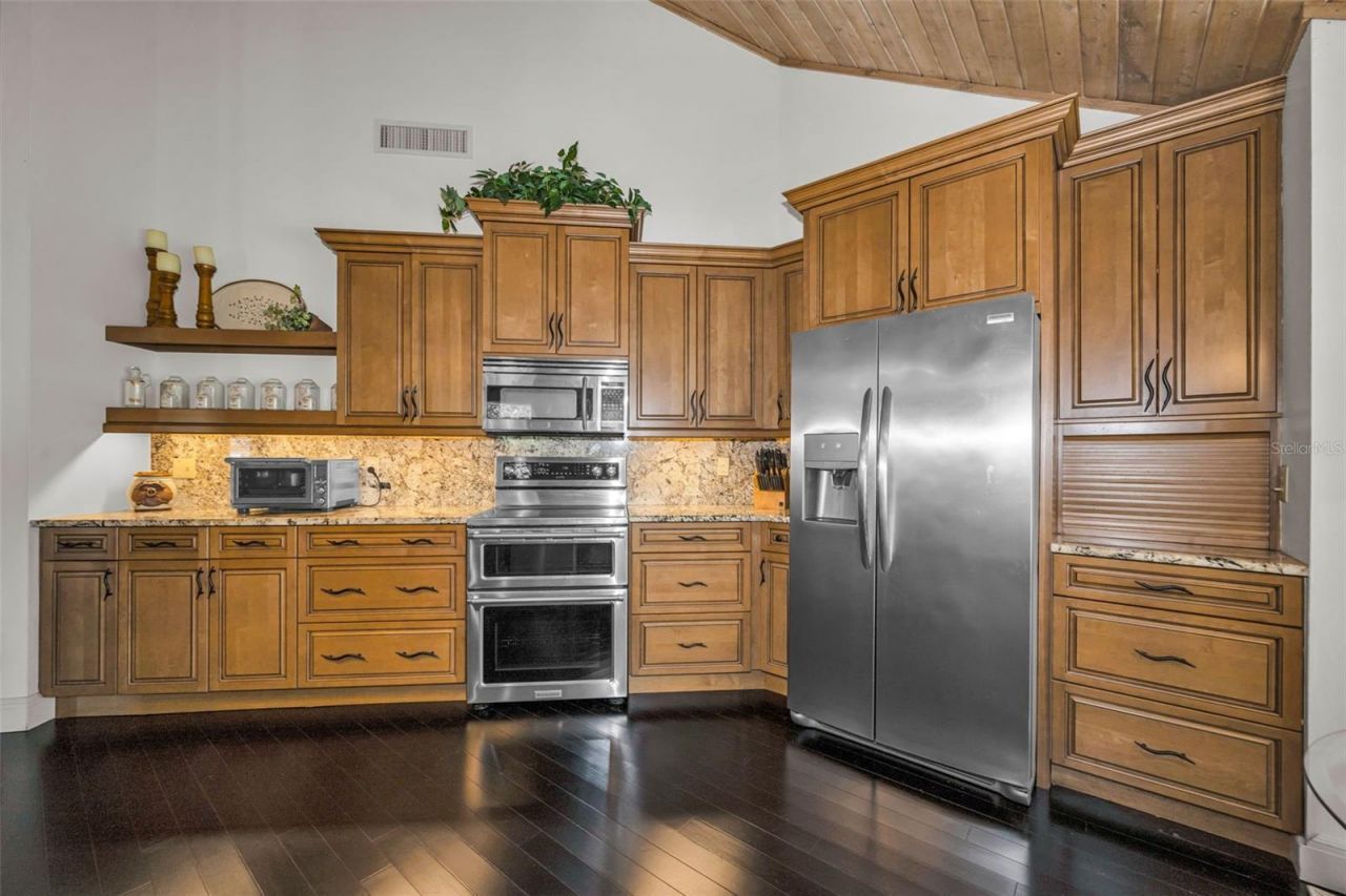 10497 Longwood Drive, Seminole, FL 33777 Photo