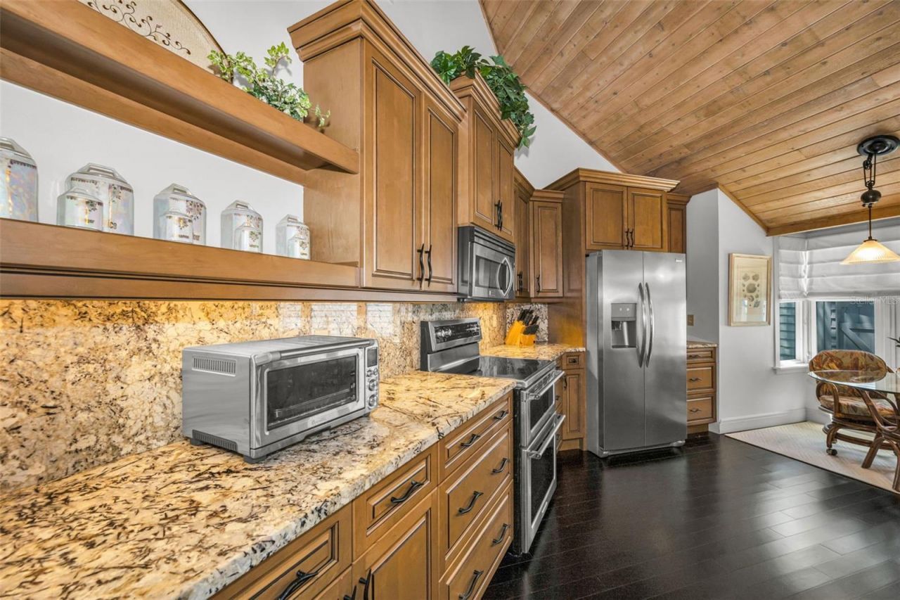 10497 Longwood Drive, Seminole, FL 33777 Photo