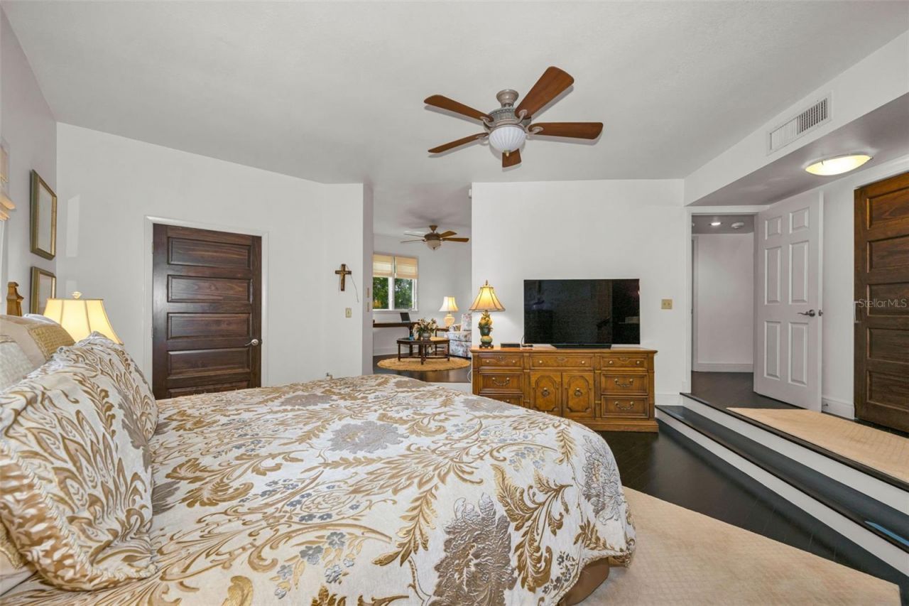 10497 Longwood Drive, Seminole, FL 33777 Photo