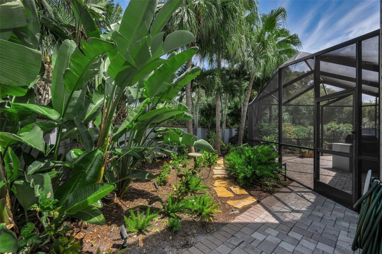 10497 Longwood Drive, Seminole, FL 33777 Photo