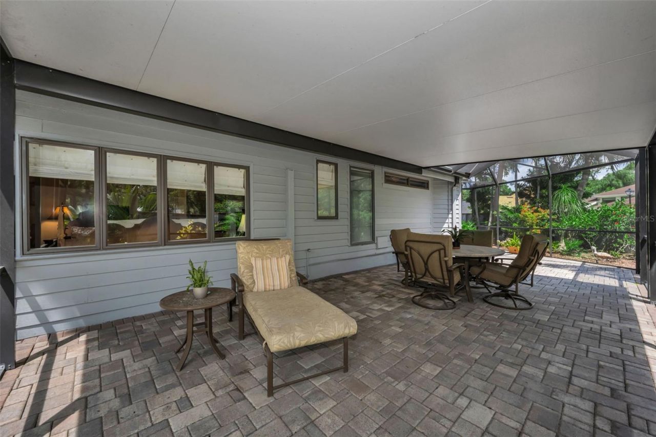 10497 Longwood Drive, Seminole, FL 33777 Photo