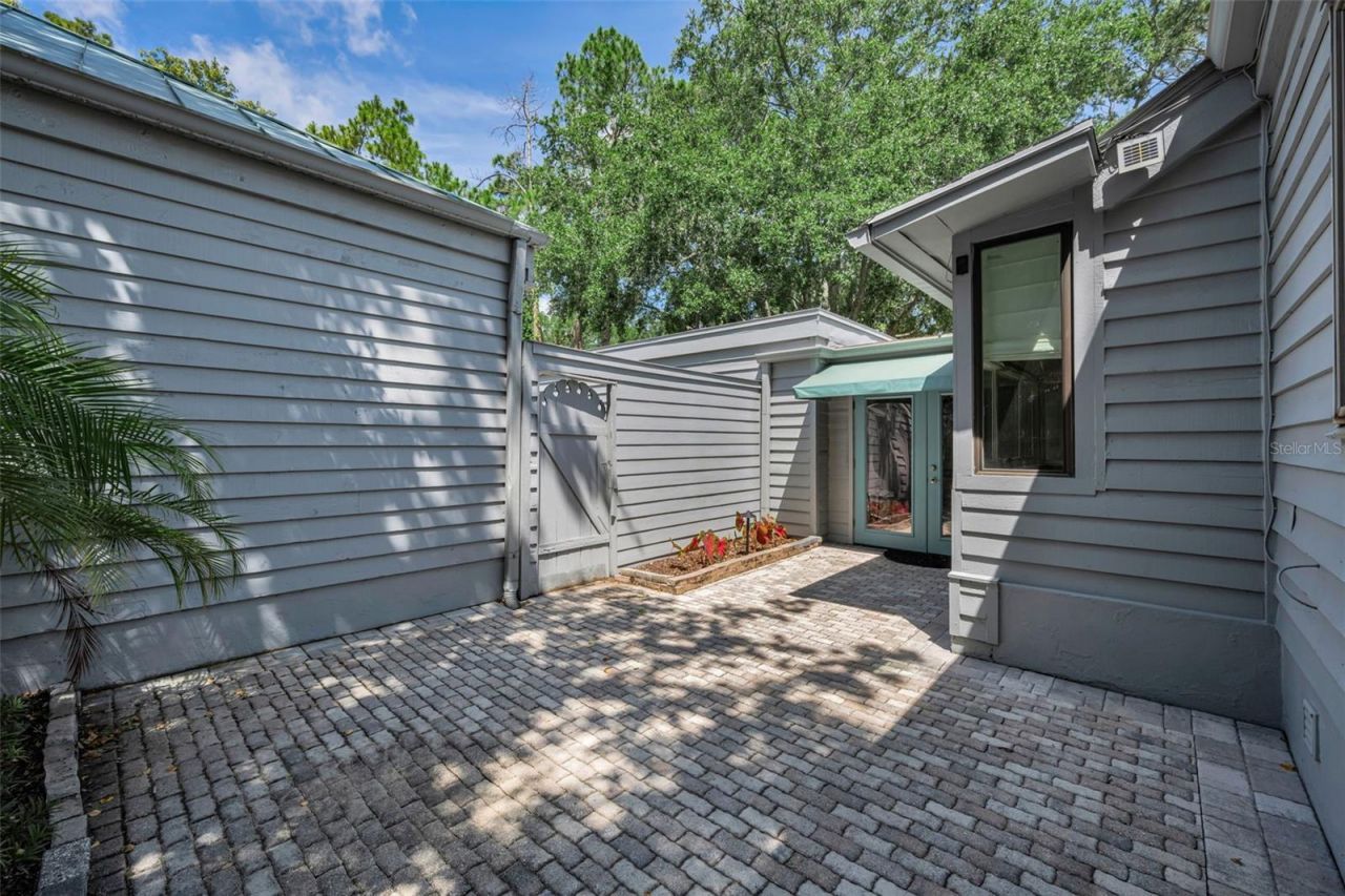 10497 Longwood Drive, Seminole, FL 33777 Photo