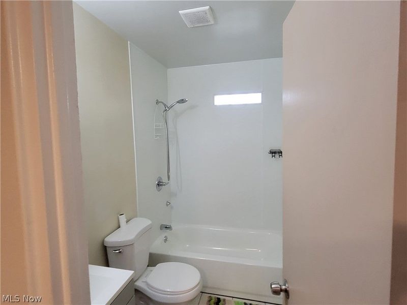12509 Hirst Avenue, Cleveland, OH 44135 Photo 22