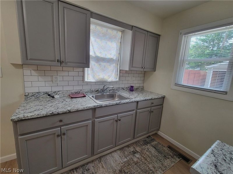 12509 Hirst Avenue, Cleveland, OH 44135 Photo 28