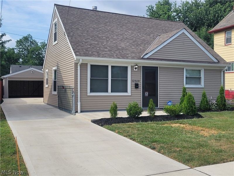 12509 Hirst Avenue, Cleveland, OH 44135 Photo 3