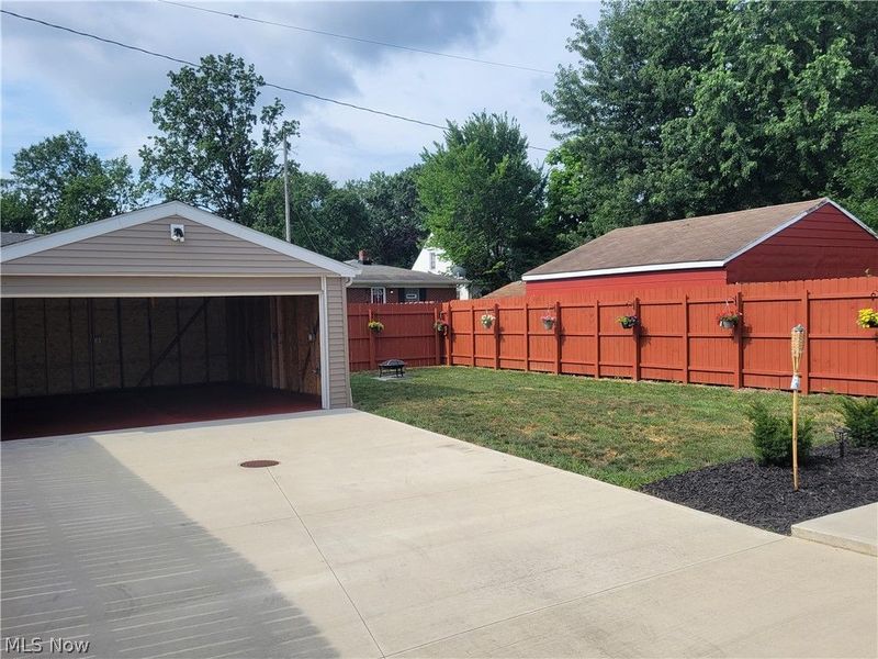 12509 Hirst Avenue, Cleveland, OH 44135 Photo 4