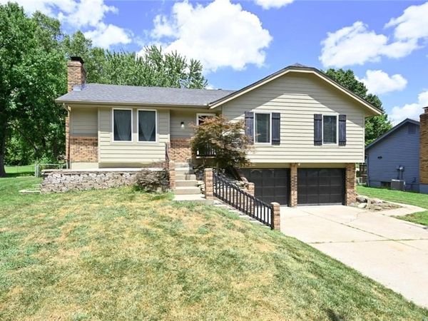 7320 NW 78th Street, Kansas City, MO 64152