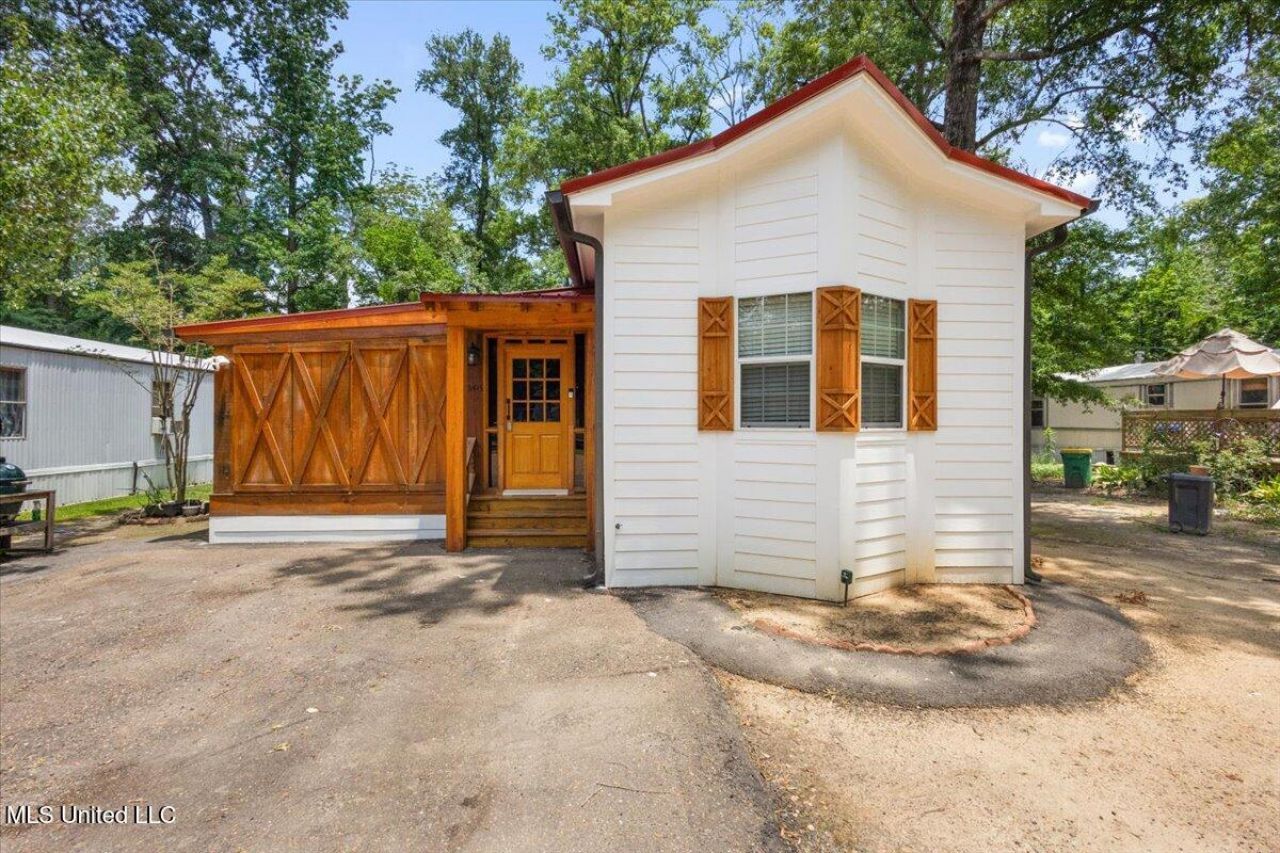 348 Lakeview Road, Ridgeland, MS 39157 Main Photo