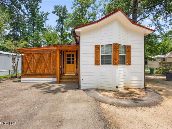 348 Lakeview Road, Ridgeland, MS 39157